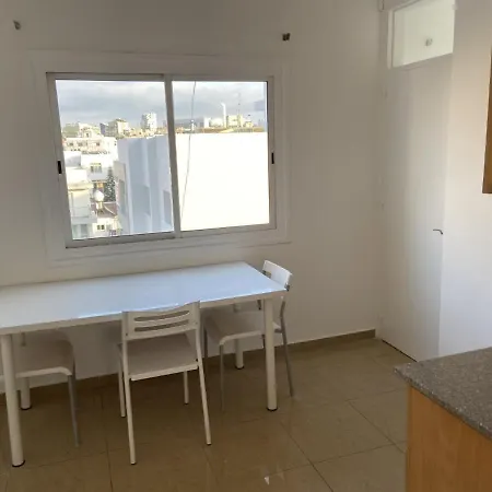 2 Bedroom In Center! 9 *