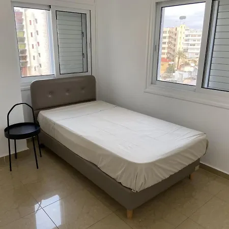 아파트 2 Bedroom In Center! 9 *